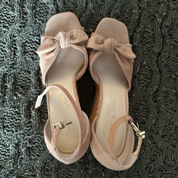 Jessica Simpson Suede Nude heels Size 9.5 - Picture 6 of 11